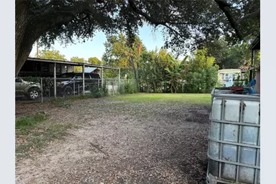 902 Ferol Lane, Highlands, TX 77562 - Photo 9
