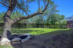 142 Volterra Ln Ln, Dripping Springs, TX 78620 - Photo 13