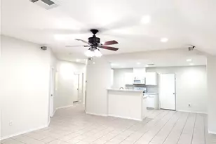 9202 Aberdeen Lake Dr, Houston, TX 77095 - Photo 5