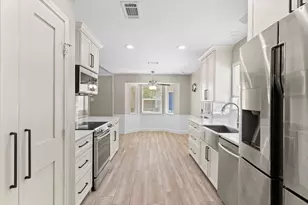 27234 Wells Ln, Conroe, TX 77385 - Photo 3
