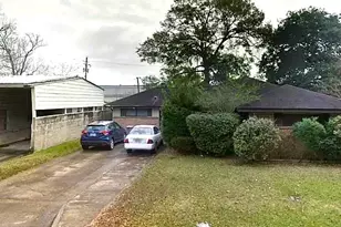 1102 Woods Dr, Liberty, TX 77575 - Photo 1