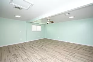 1231 W 7th St, Freeport, TX 77541 - Photo 11
