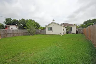 1231 W 7th St, Freeport, TX 77541 - Photo 19