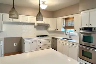 18623 Point Lookout Dr, Nassau Bay, TX 77058 - Photo 15