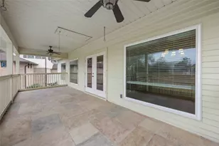 18623 Point Lookout Dr, Nassau Bay, TX 77058 - Photo 33