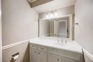 18623 Point Lookout Dr, Nassau Bay, TX 77058 - Photo 7