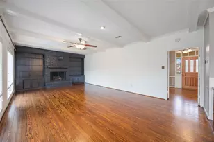 18623 Point Lookout Dr, Nassau Bay, TX 77058 - Photo 11