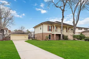 18623 Point Lookout Dr, Nassau Bay, TX 77058 - Photo 3