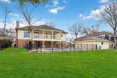 18623 Point Lookout Drive, Nassau Bay, TX 77058 - Photo 1