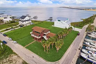 516 91st St, Galveston, TX 77554 - Photo 3