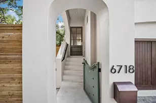 6718 Belmont St, Houston, TX 77005 - Photo 9