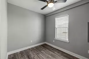 2710 Ave P 1/2, Galveston, TX 77550 - Photo 15