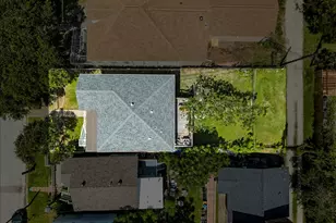 2710 Ave P 1/2, Galveston, TX 77550 - Photo 21