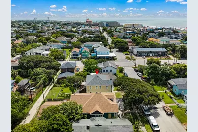 2710 Avenue P 1/2, Galveston, TX 77550 - Photo 33