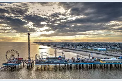 2710 Avenue P 1/2, Galveston, TX 77550 - Photo 35
