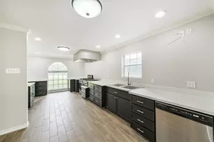 912 Brook Forest Dr, Conroe, TX 77385 - Photo 17