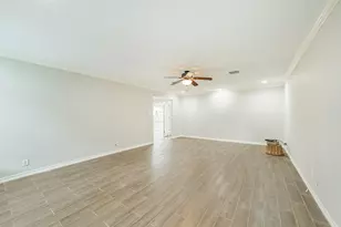 912 Brook Forest Dr, Conroe, TX 77385 - Photo 7