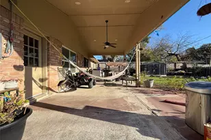 8823 Shadow Crest St, Houston, TX 77074 - Photo 15