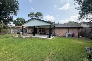 8823 Shadow Crest St, Houston, TX 77074 - Photo 15