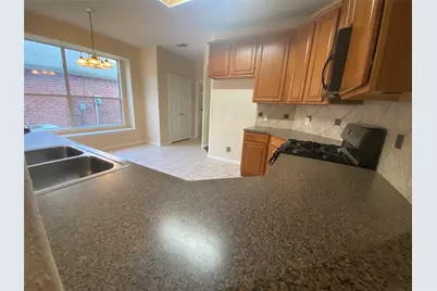 9210 Hidden Lake E, Magnolia, TX 77354 - Photo 11