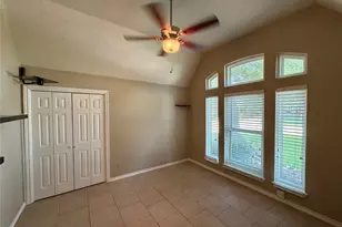 51 S Trillium Ct, Lake Jackson, TX 77566 - Photo 5