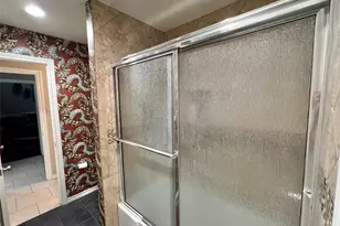 51 S Trillium Ct, Lake Jackson, TX 77566 - Photo 11