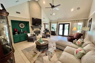 51 S Trillium Ct, Lake Jackson, TX 77566 - Photo 17