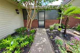 51 S Trillium Ct, Lake Jackson, TX 77566 - Photo 41