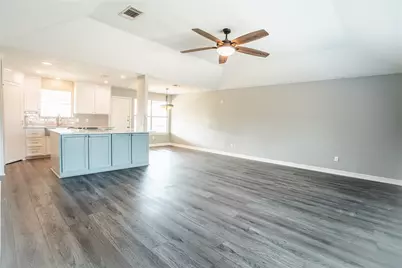 311 Forest Hills Drive, League City, TX 77573 - Photo 3