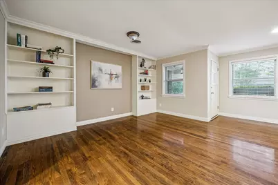 9813 Pine Lake Drive Drive, Houston, TX 77055 - Photo 11