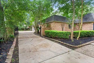 1216 Oak Hollow Drive, Dickinson, TX 77539 - Photo 5