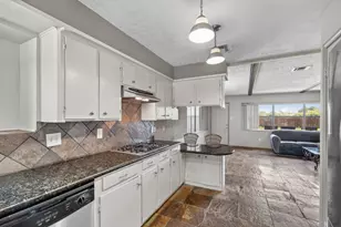 9810 Halliford Dr, Houston, TX 77031 - Photo 29