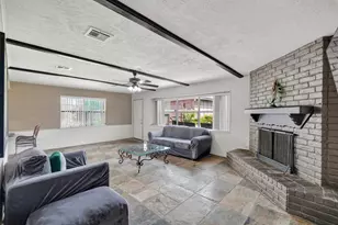 9810 Halliford Dr, Houston, TX 77031 - Photo 15