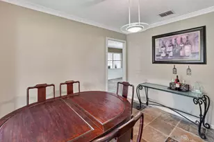 9810 Halliford Dr, Houston, TX 77031 - Photo 7