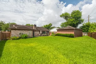 9810 Halliford Dr, Houston, TX 77031 - Photo 31