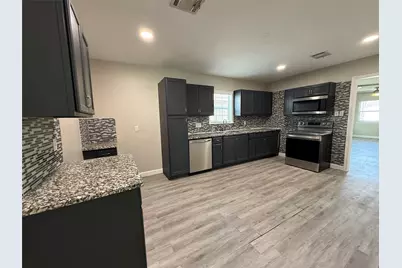 1129 Beech Street, Baytown, TX 77520 - Photo 7