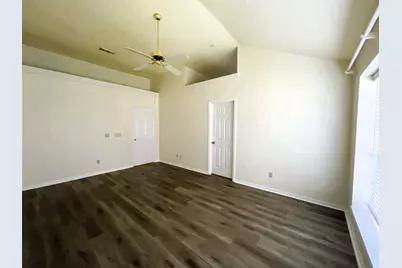 107 S Village Knoll Circle, The Woodlands, TX 77381 - Photo 25