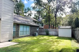 107 S Village Knoll Cir, The Woodlands, TX 77381 - Photo 31