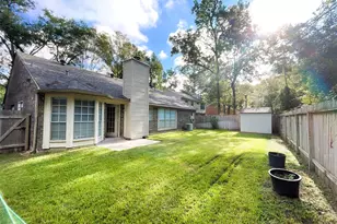 107 S Village Knoll Cir, The Woodlands, TX 77381 - Photo 29