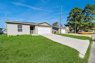 164 Goldenrod, Livingston, TX 77351 - Photo 3