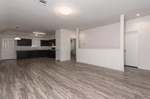 6135 Dawn Misty Ln, Houston, TX 77048 - Photo 3