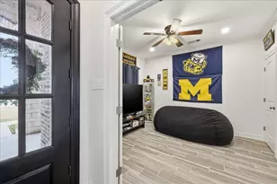 2400 Diamond D Dr, Beaumont, TX 77713 - Photo 5