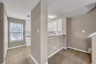 179 Binnacle Ct, Willis, TX 77318 - Photo 9