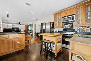 511 Peden St, Houston, TX 77006 - Photo 9