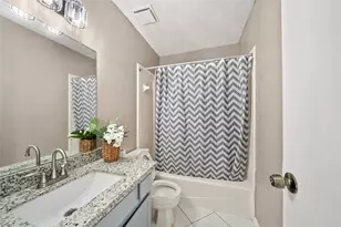 9526 Langdon Ln, Houston, TX 77036 - Photo 5