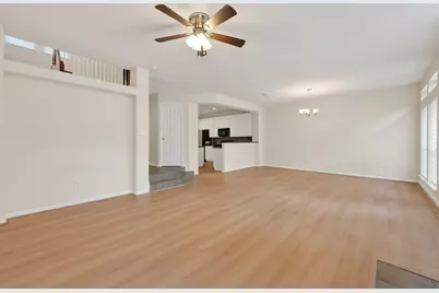 18 W Greenhill Terrace Place, The Woodlands, TX 77382 - Photo 9