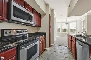 7575 Kirby Dr, Houston, TX 77030 - Photo 7