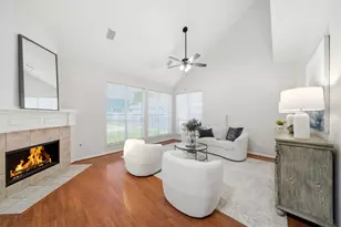 10711 N Belmont Ct, Houston, TX 77065 - Photo 9