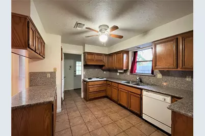 15414 Woodhorn Drive, Houston, TX 77062 - Photo 9