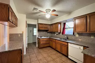 15414 Woodhorn Dr, Houston, TX 77062 - Photo 9